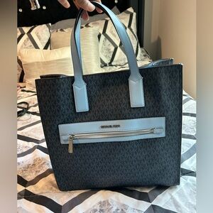 Micheal Kors Tote